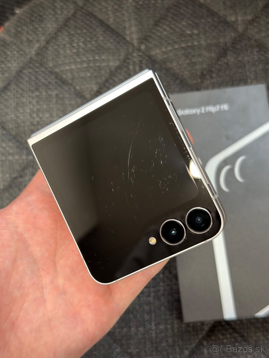 Samsung Galaxy Z Flip 7 FE White - 6