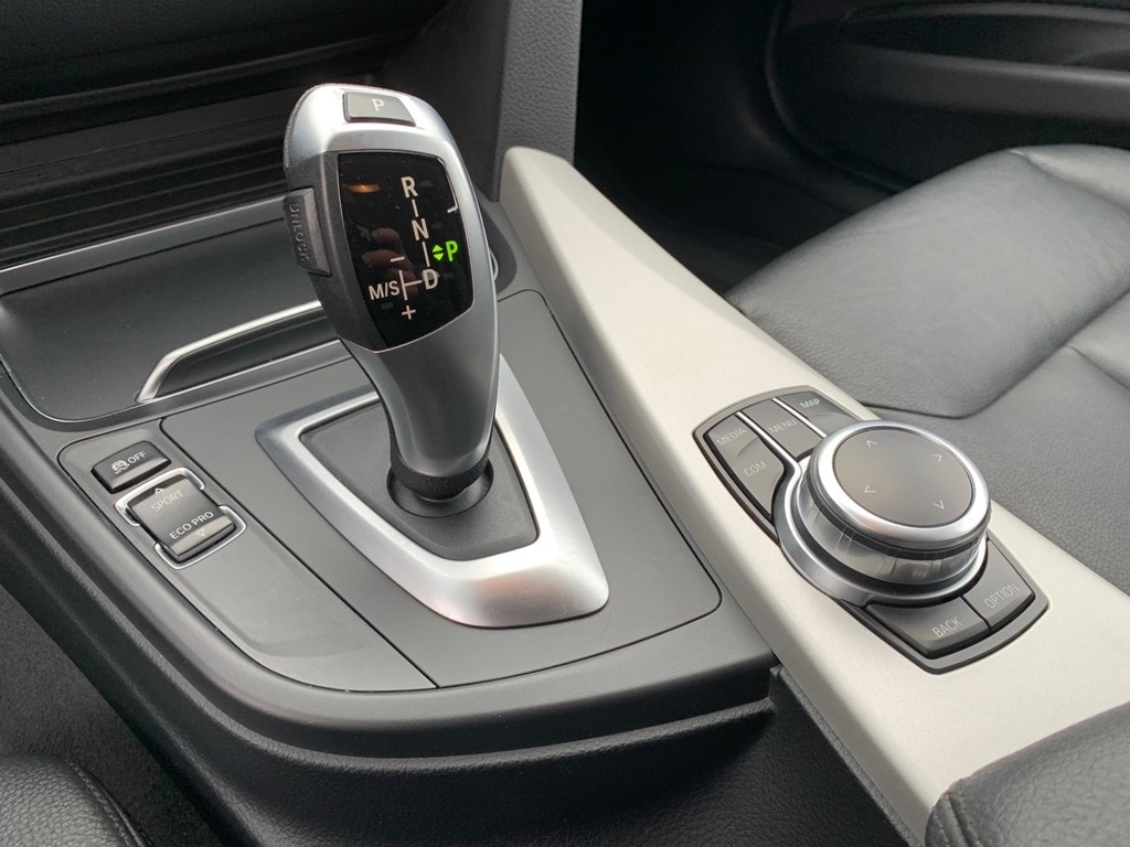 BMW 3 Touring 316d Luxury Line A/T - 6