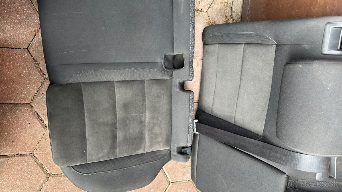 Predám sedačky golf 6 hatchback - 6