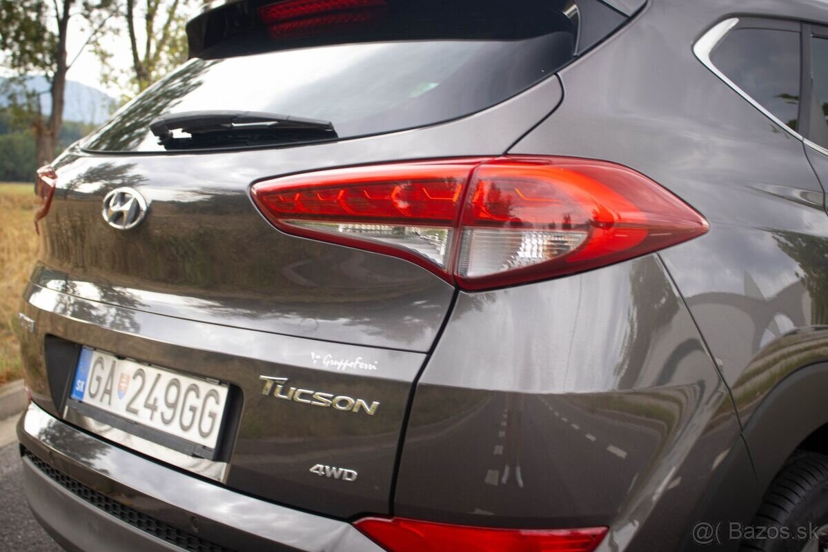 Hyundai Tucson 2.0 CRDi 4x4 A/T Premium - 6