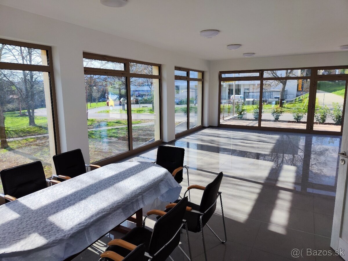 Prémiový presklený obchodný priestor - Kaskády - 6