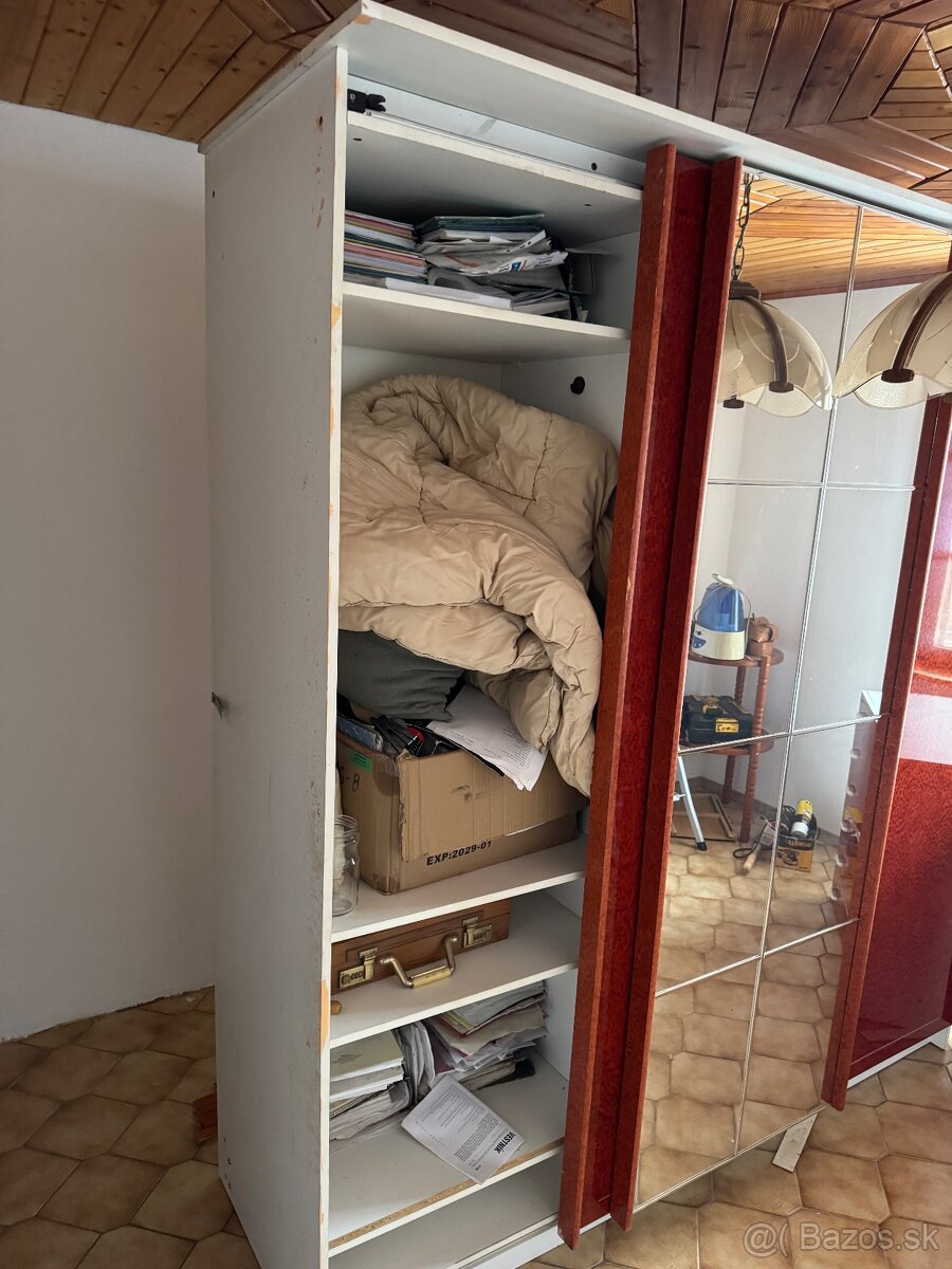 Trojdverová skriňa - 6