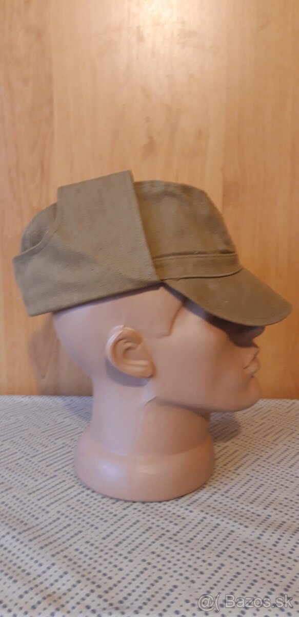 sovietske vojenské čiapky a lodičky. - 6