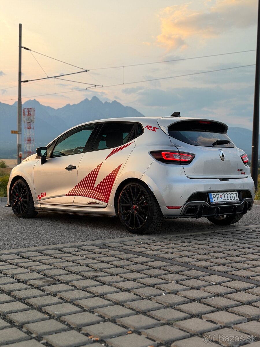 RENAULT CLIO RS TROPHY AKRAPOVIČ - 6
