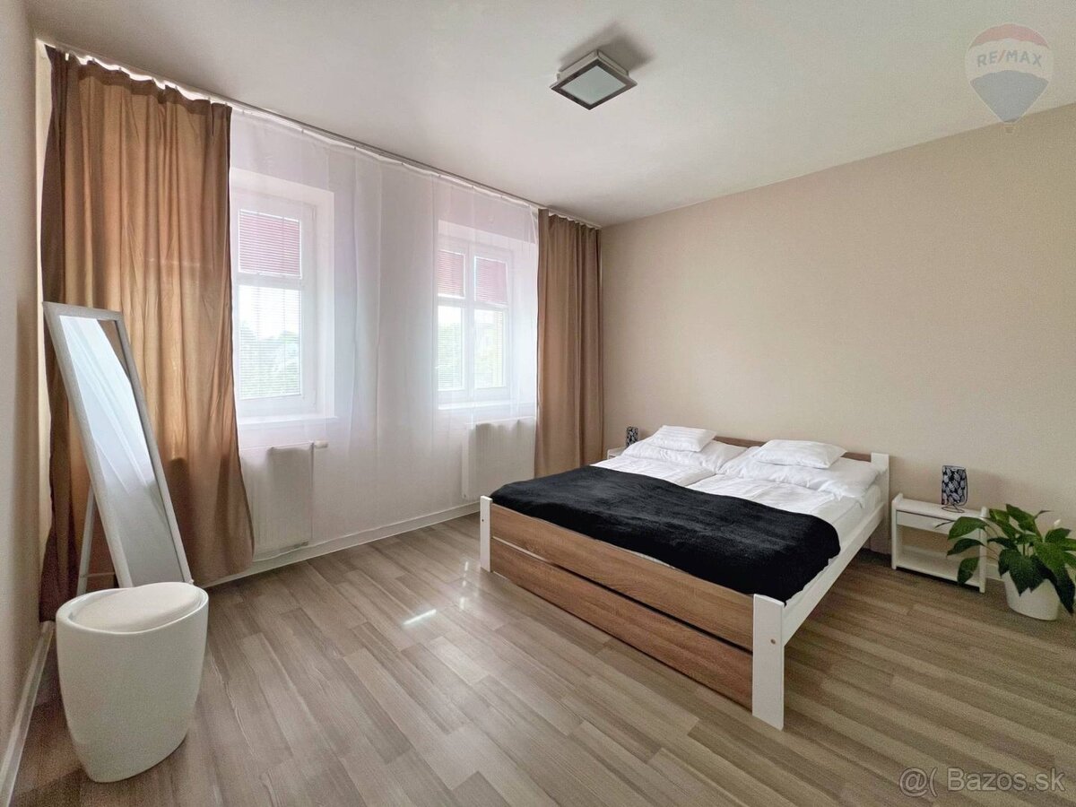 PRENÁJOM 2- izb. byt ul. Mierová Bojnice + park. státie - 6