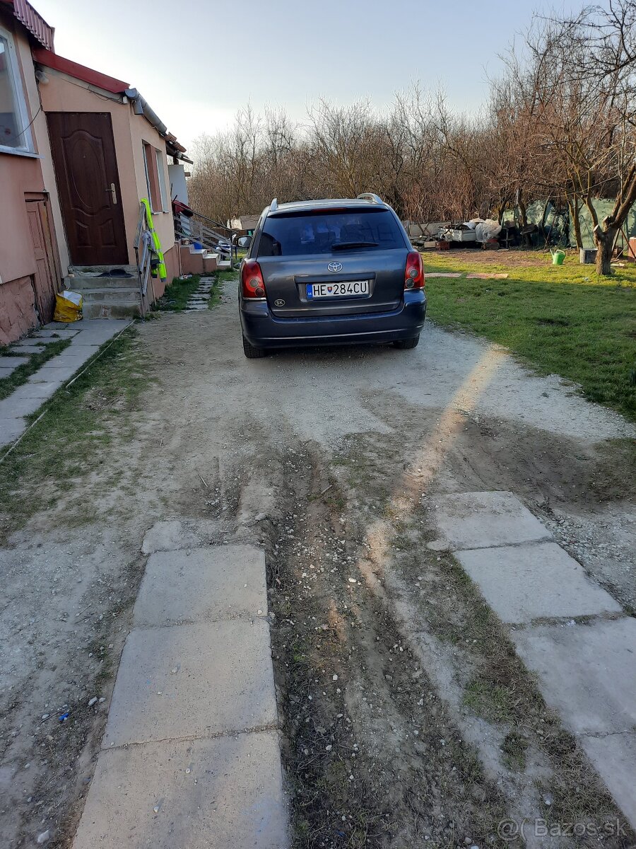 Predam Toyotu Avensis - 6