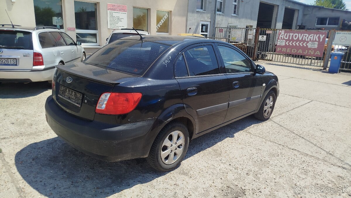 Kia Rio - 6