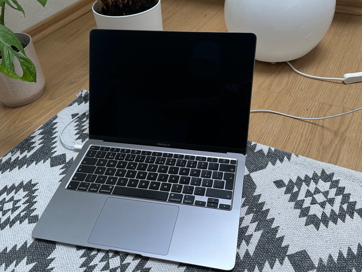 MacBook Air 13" (2020) – Skvelý stav - 6
