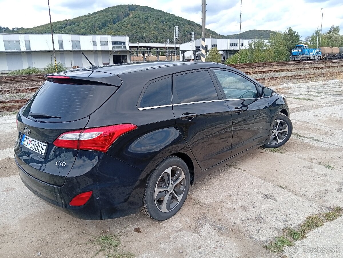 Predám hyundai i30 CW r.v2016 - 6