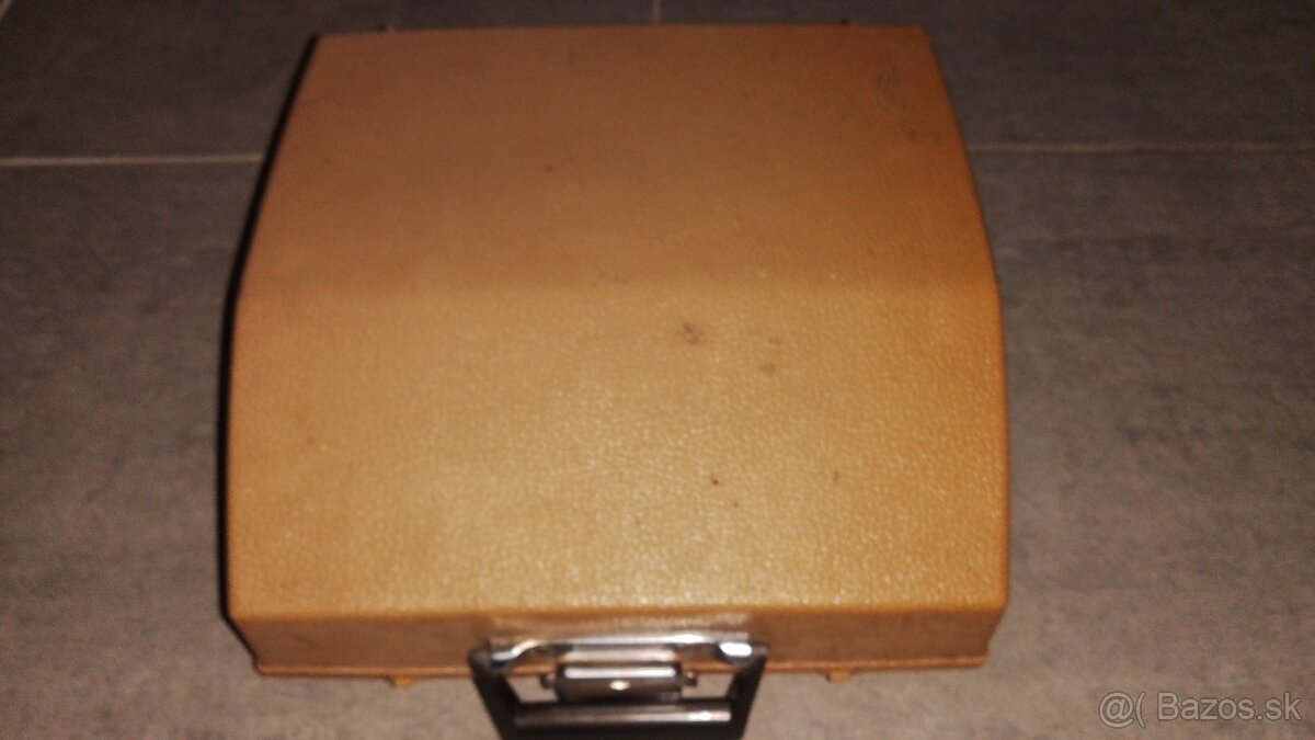 Starožitný písací stroj Maritsa 13 / SK - 6