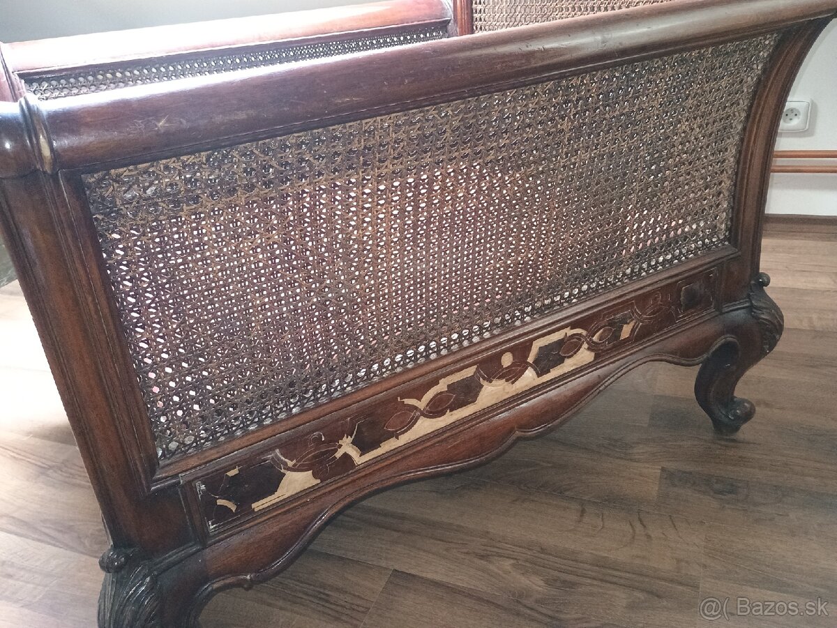 Predám staré drevené kreslo - 6