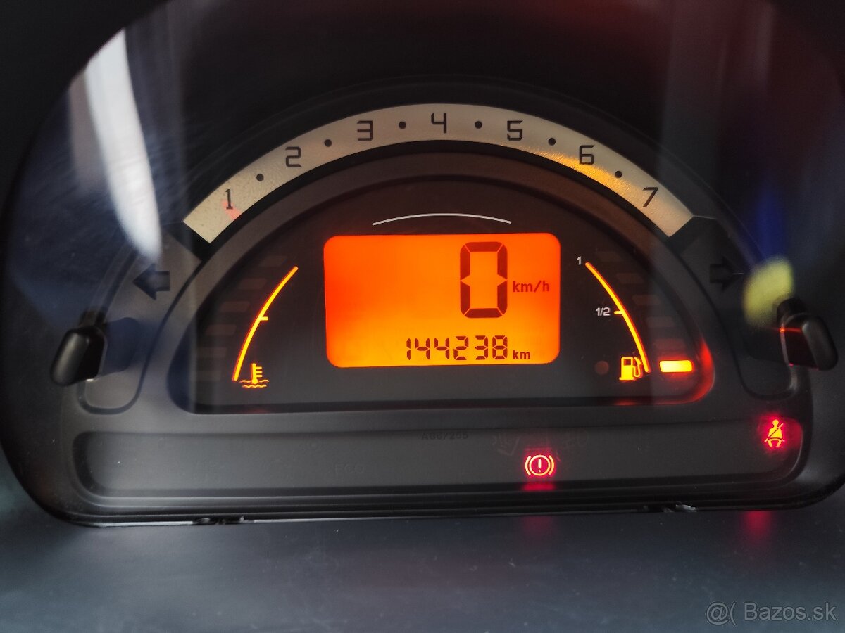 Citroen C3 1.1i benzín 2005 - 6