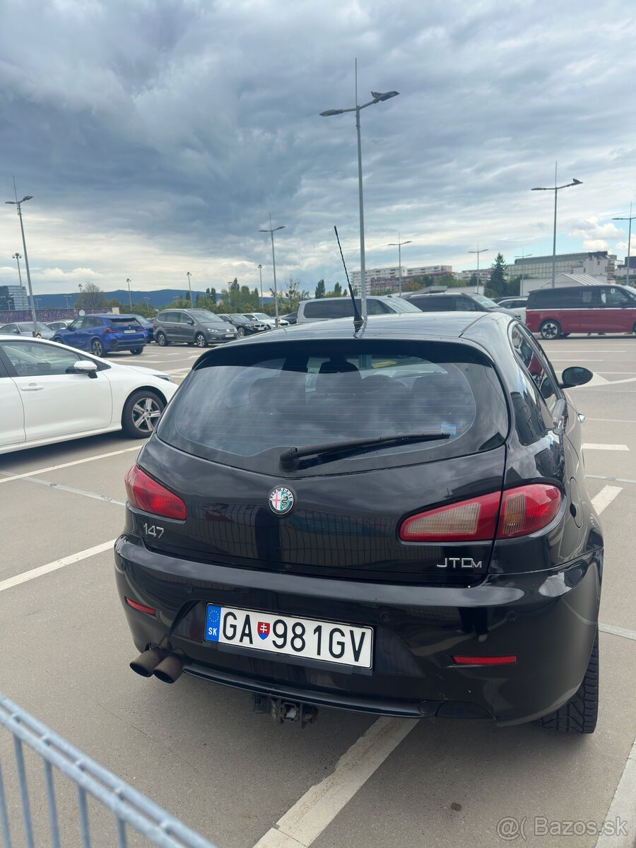Alfa Romeo 147 1.9JTDM - 6