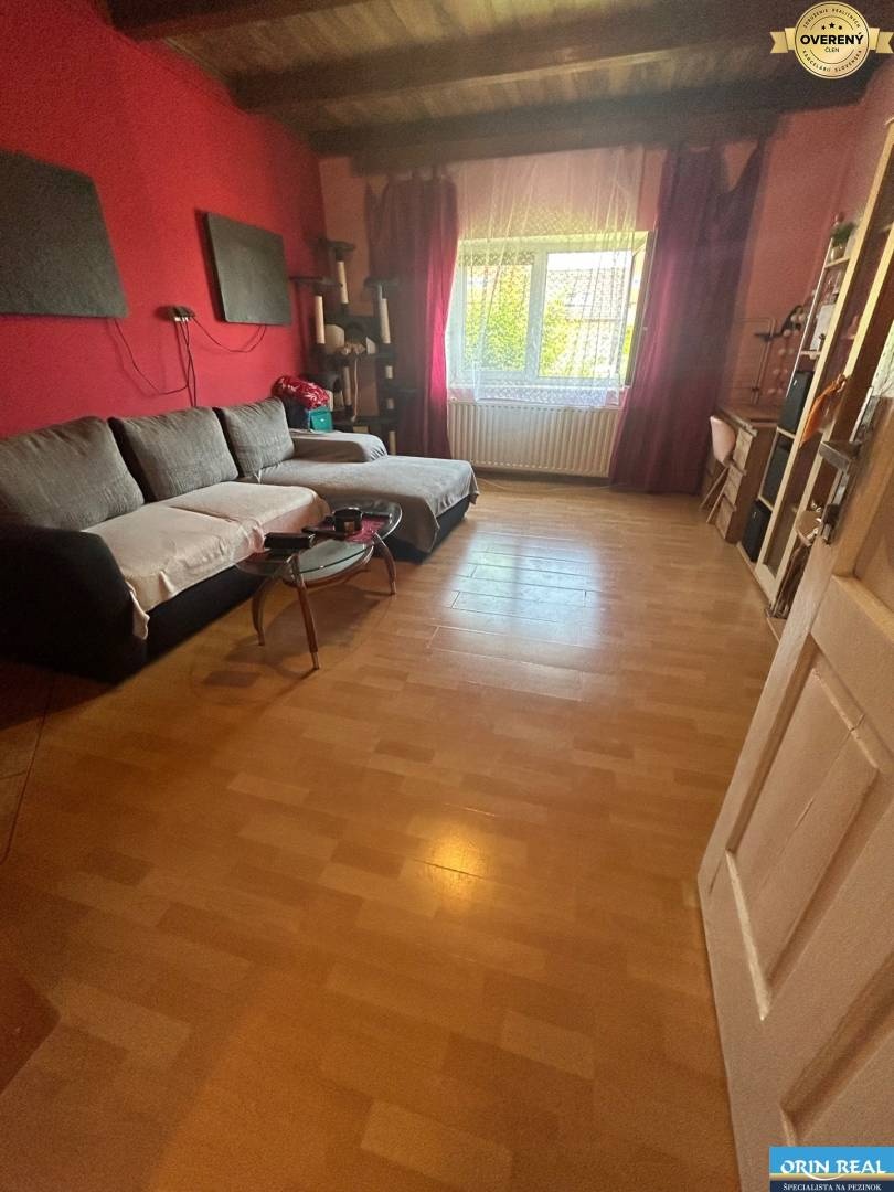 Na predaj starší rodinný dom v obci Budmerice 541m2 - 6