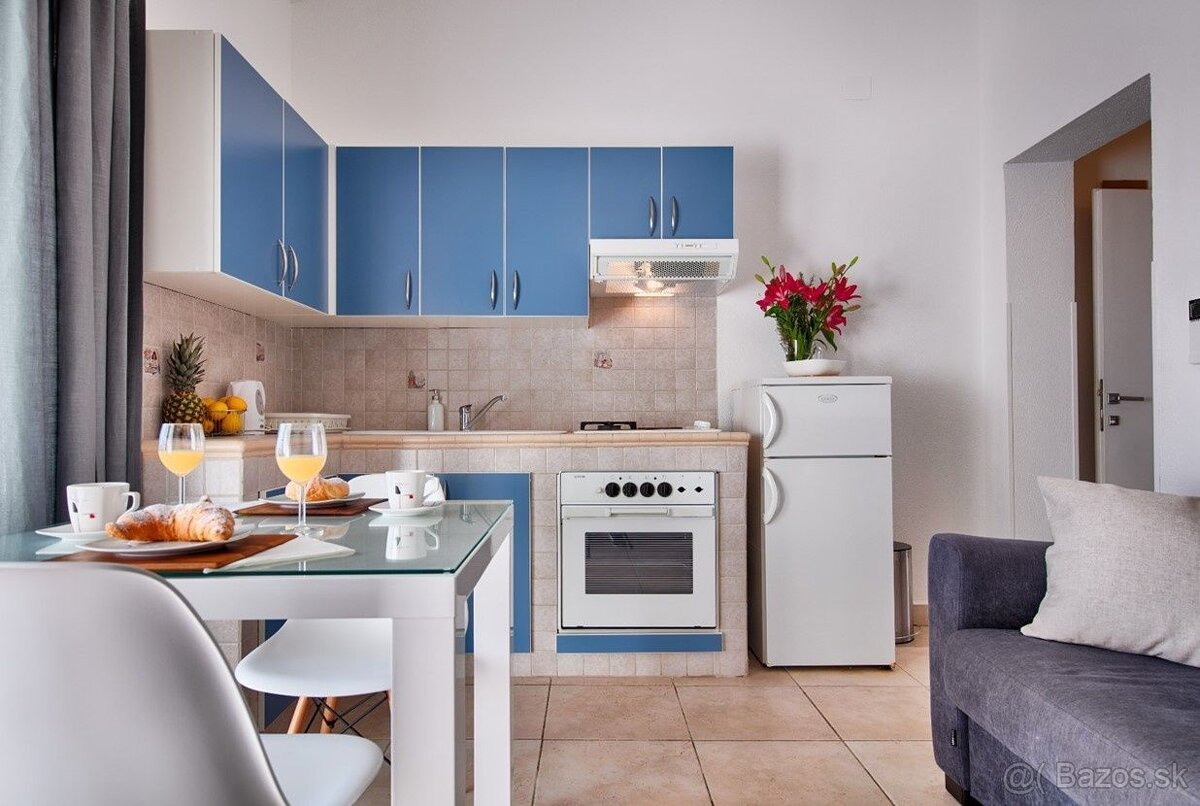 Predaj, novozrekonštruovaný dom s 3 bytmi, Vis, 100 m od mor - 6