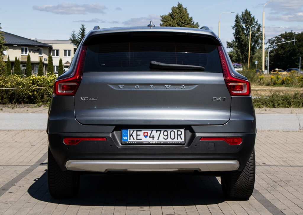 Volvo XC40 D4 Momentum (2018) - 6