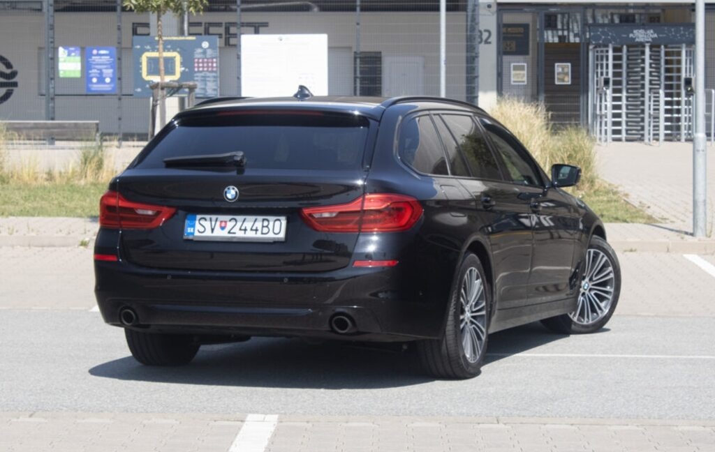 BMW 520d xDrive Touring z roku 2018 - 6