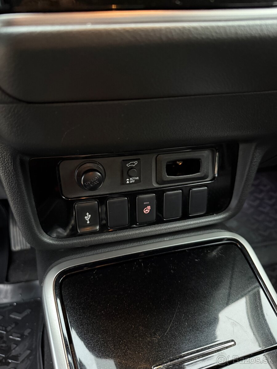 Mitsubishi Outlander - 6