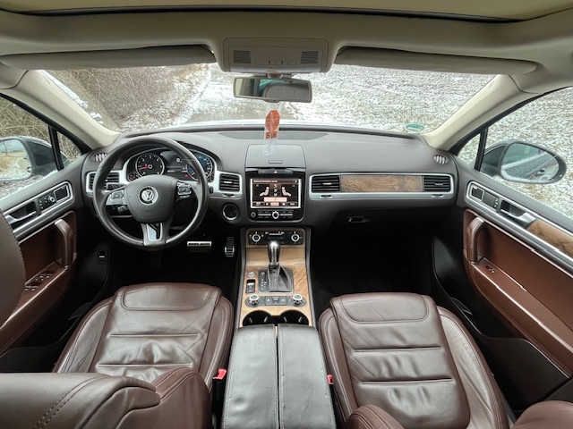 Predám Volkswagen Touareg 4,2 V8 - 6