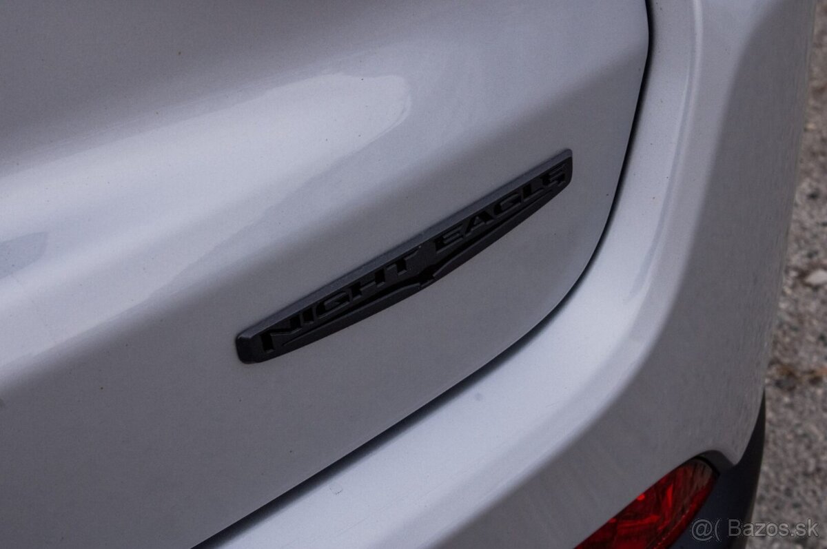 Jeep Compass 1.5 e-Hybrid Night Eagle II / NELAKOVANÉ - 6