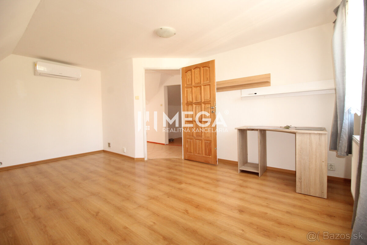 NA PREDAJ: Priestranný dvojgeneračný rodinný dom - Valaliky - 6