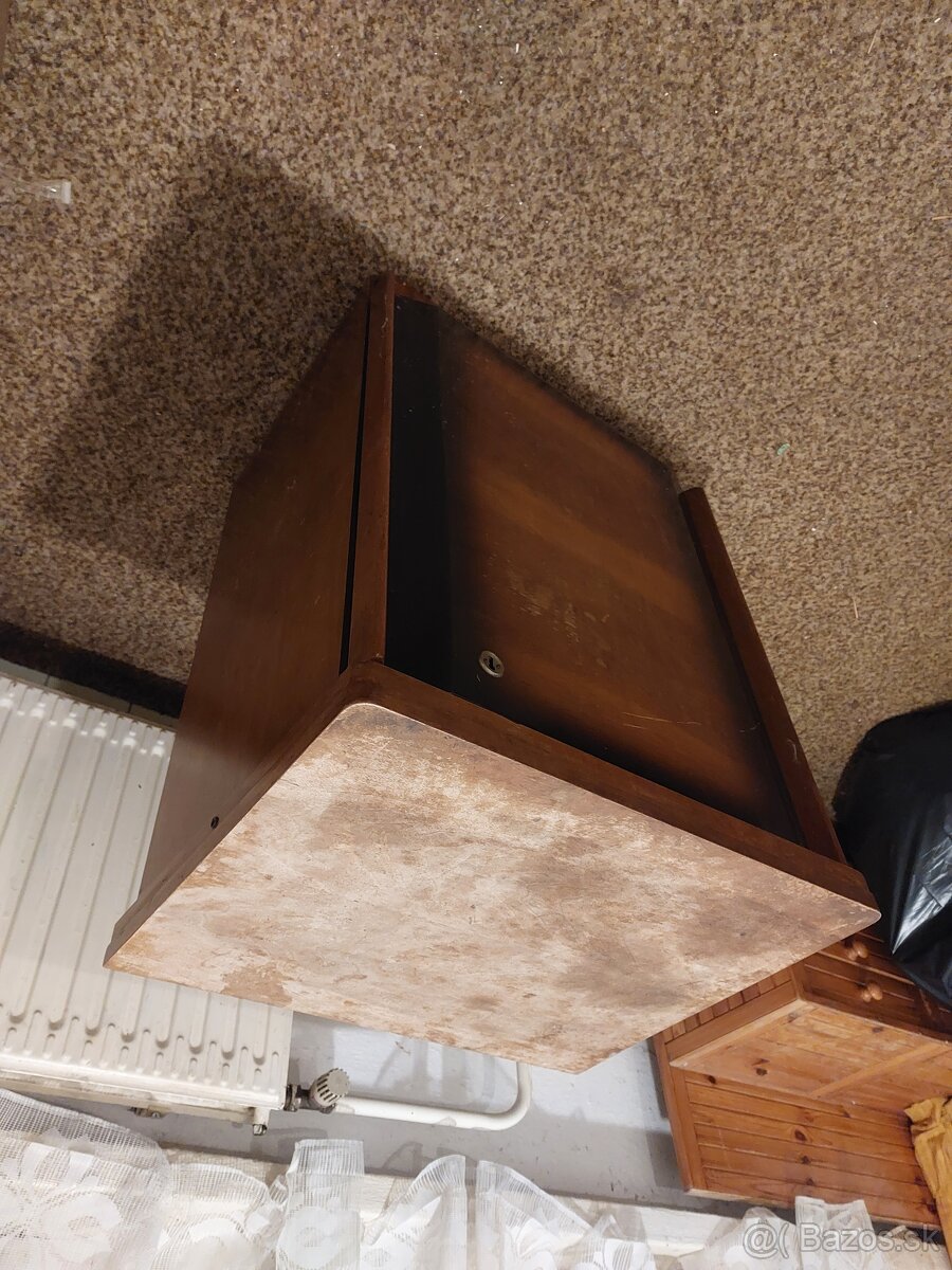 Manuálny šijací stroj Minerva - 6