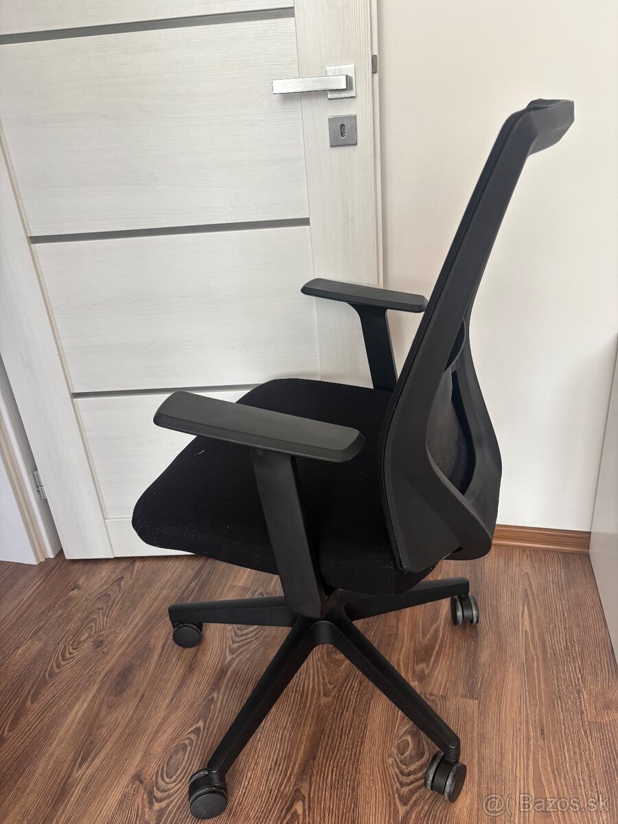 Kancelárska čierna stolička - 6