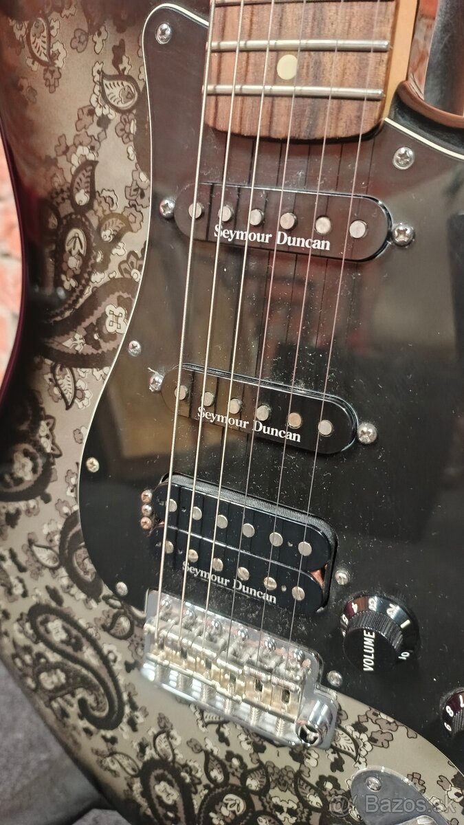 Fender Stratocaster Black Paisley - 6