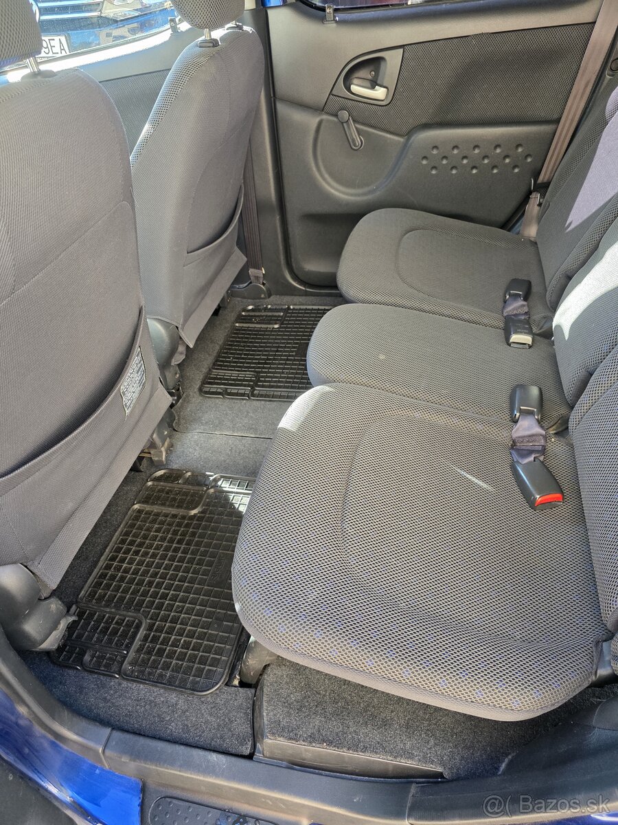 Toyota yaris verso - 6