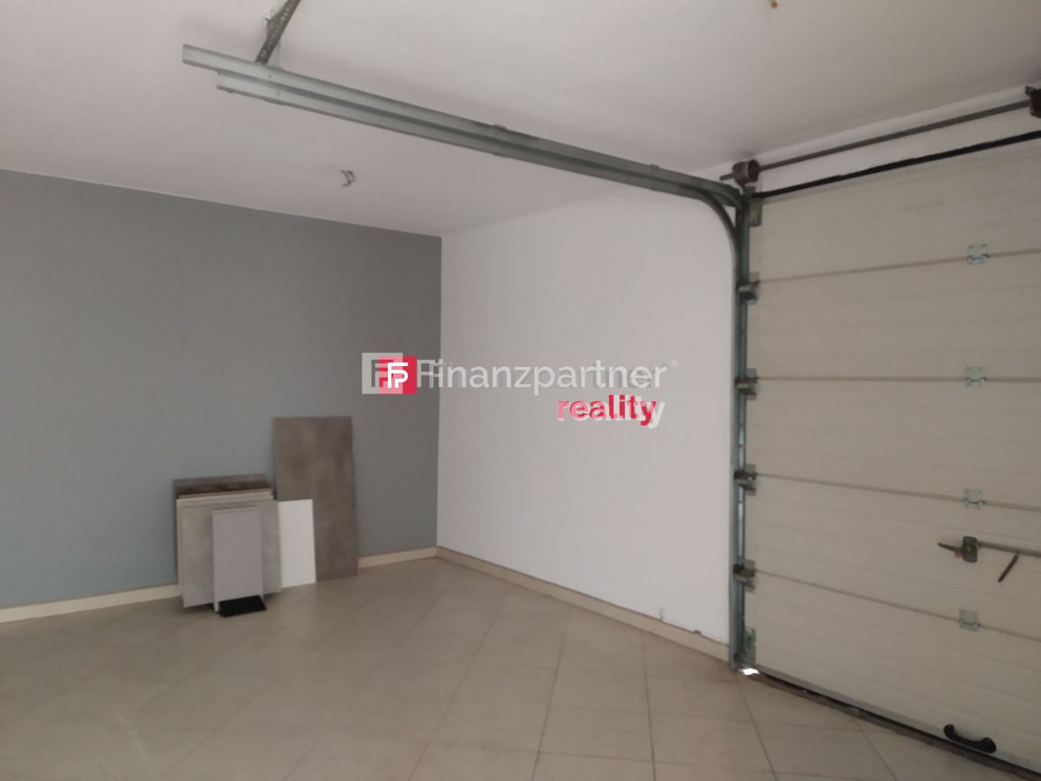 Obchodno-administratívny objekt s veľkým skladovým priestoro - 6