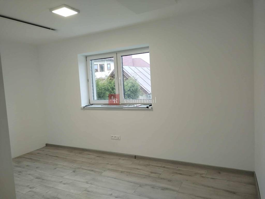 Predaj:Prerobený 5-izbový RODINNÝ DOM, pozemok 547 m2, Marti - 6