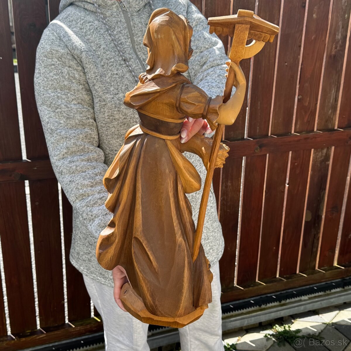 Krásná dřevěná socha svatá Notburga - 6