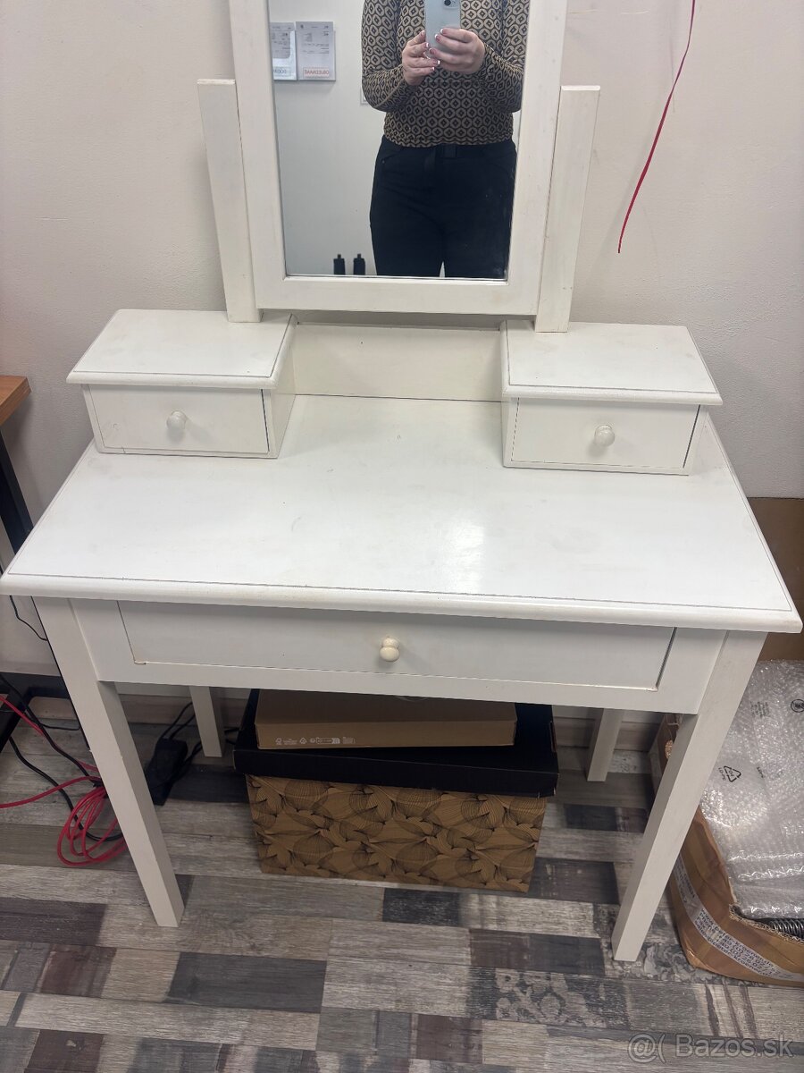 Kozmetický stolík - 6