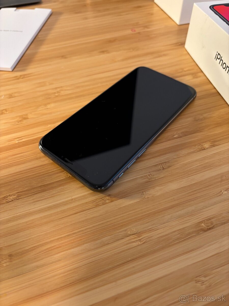 Apple iPhone X 64GB - 6