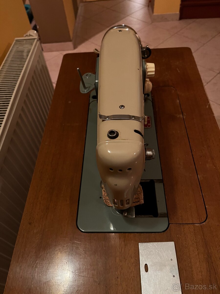 Stolový šijací stroj - 6