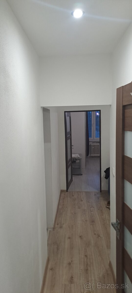 Prenájom 2,5 izbový byt ZC - 6