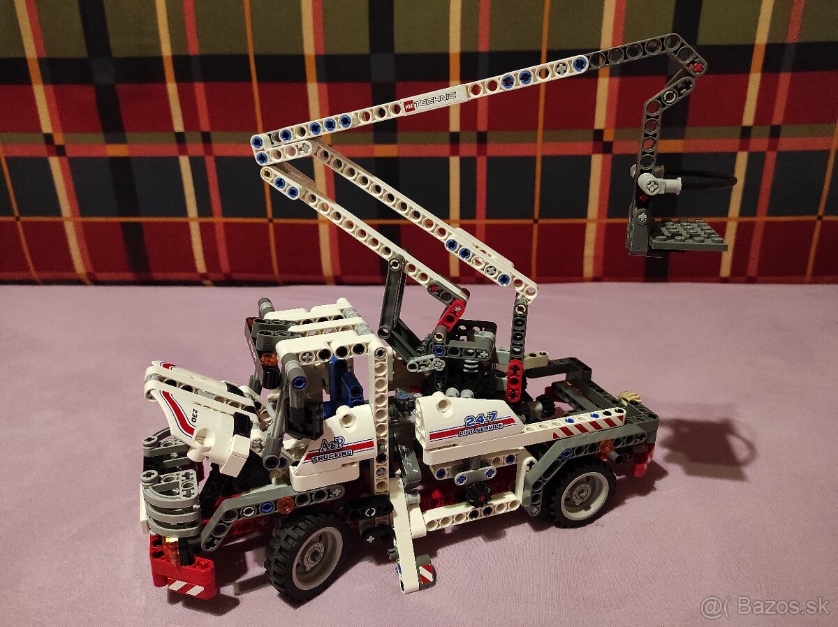 Lego Technic 8071 Bucket Truck - 6