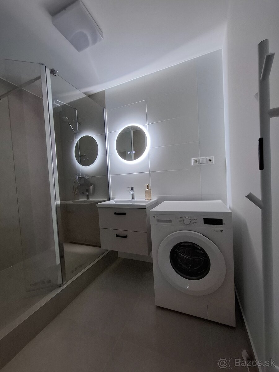 Slnečný 2-izbový byt v centre mesta Levice - 6