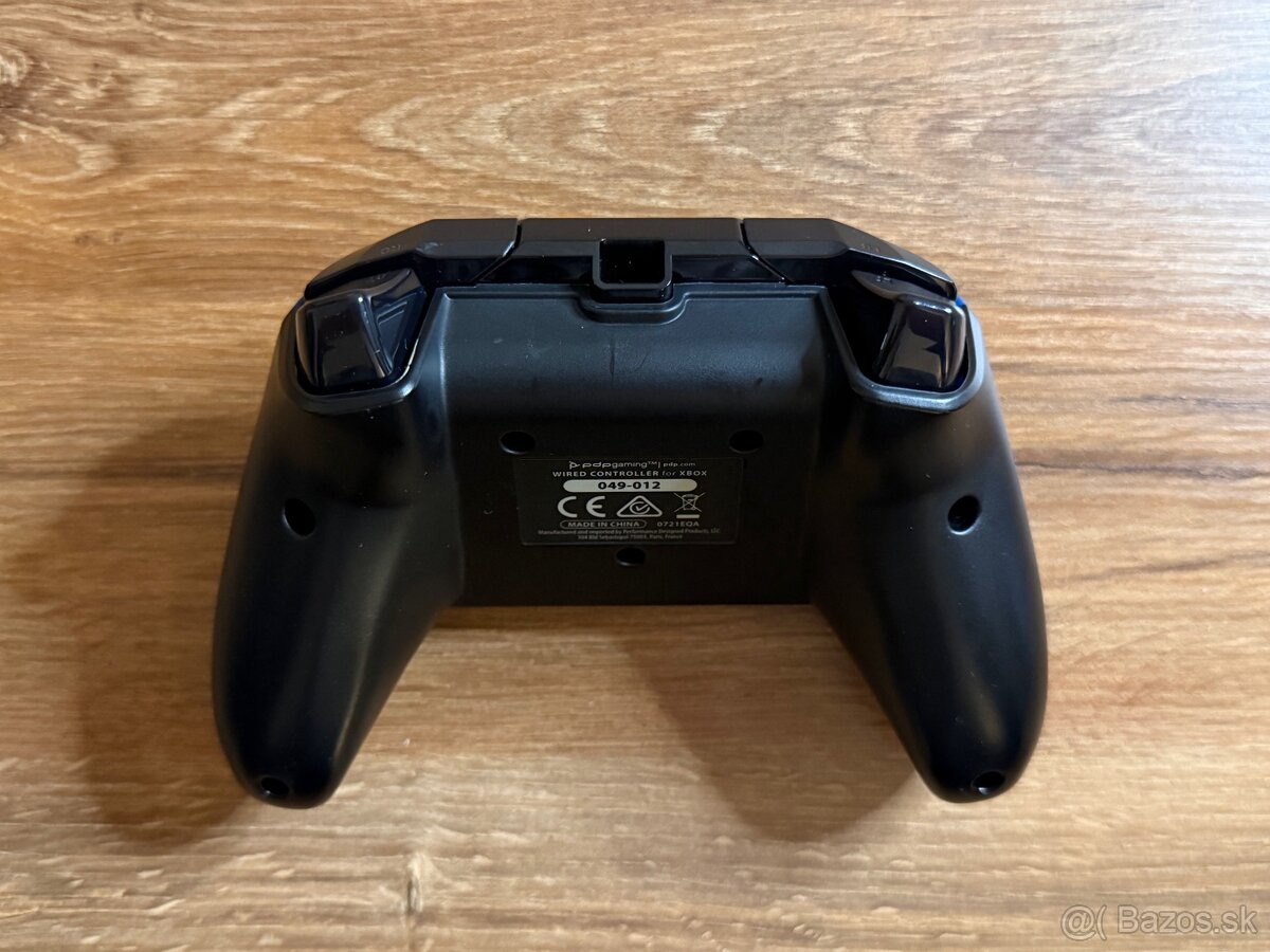 Káblový ovládač na Xbox One - 6