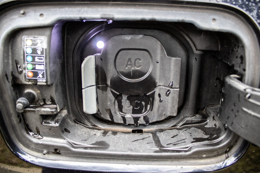 BMW iX3 Panoráma 210kW Harman Kardon - 6