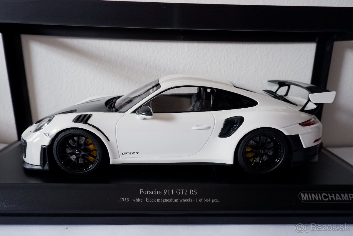 Porsche 911 GT2RS White/Black - 6