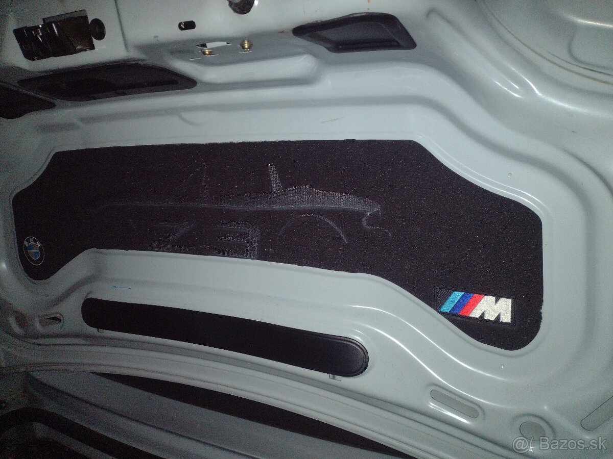 Predám tapacir zadnej kapoty na BMW Z3 - 6