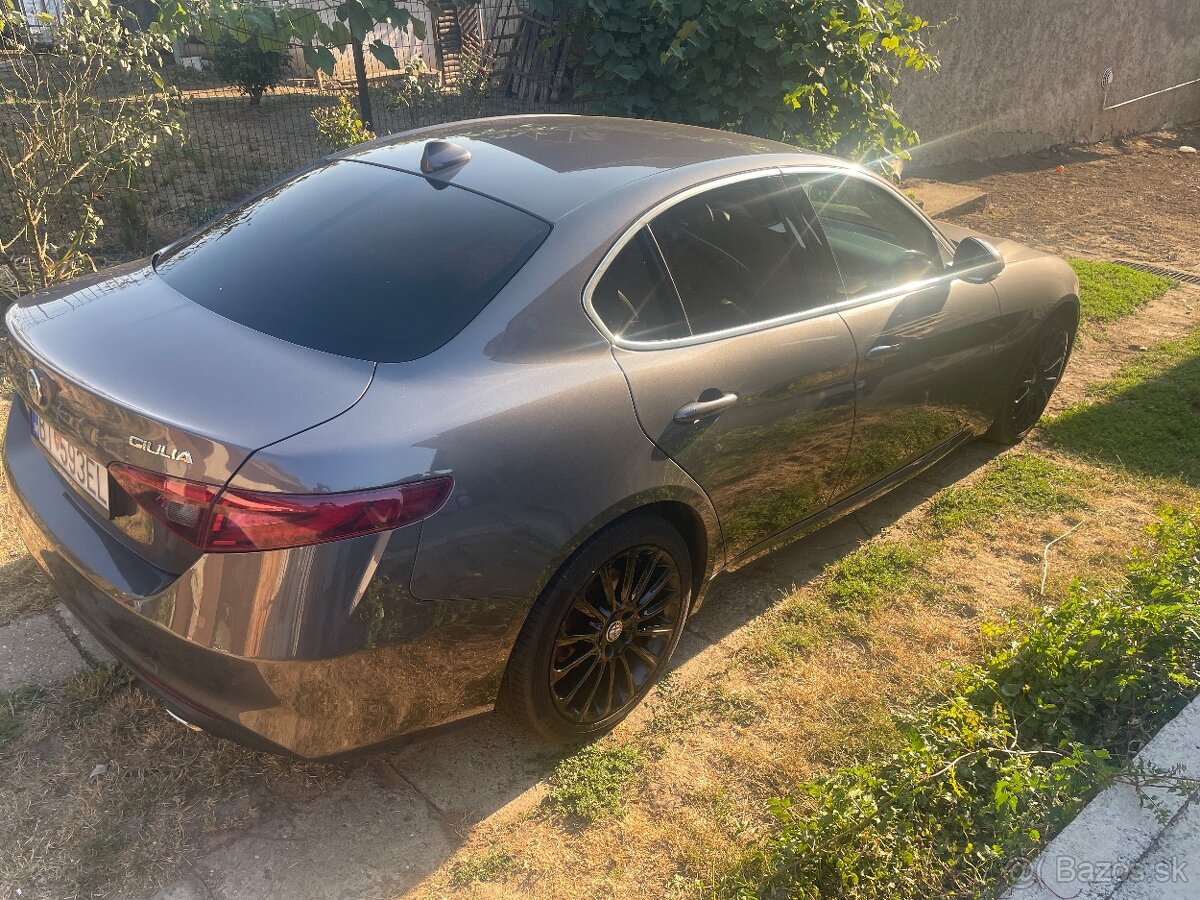Alfa Romeo Giulia - 6
