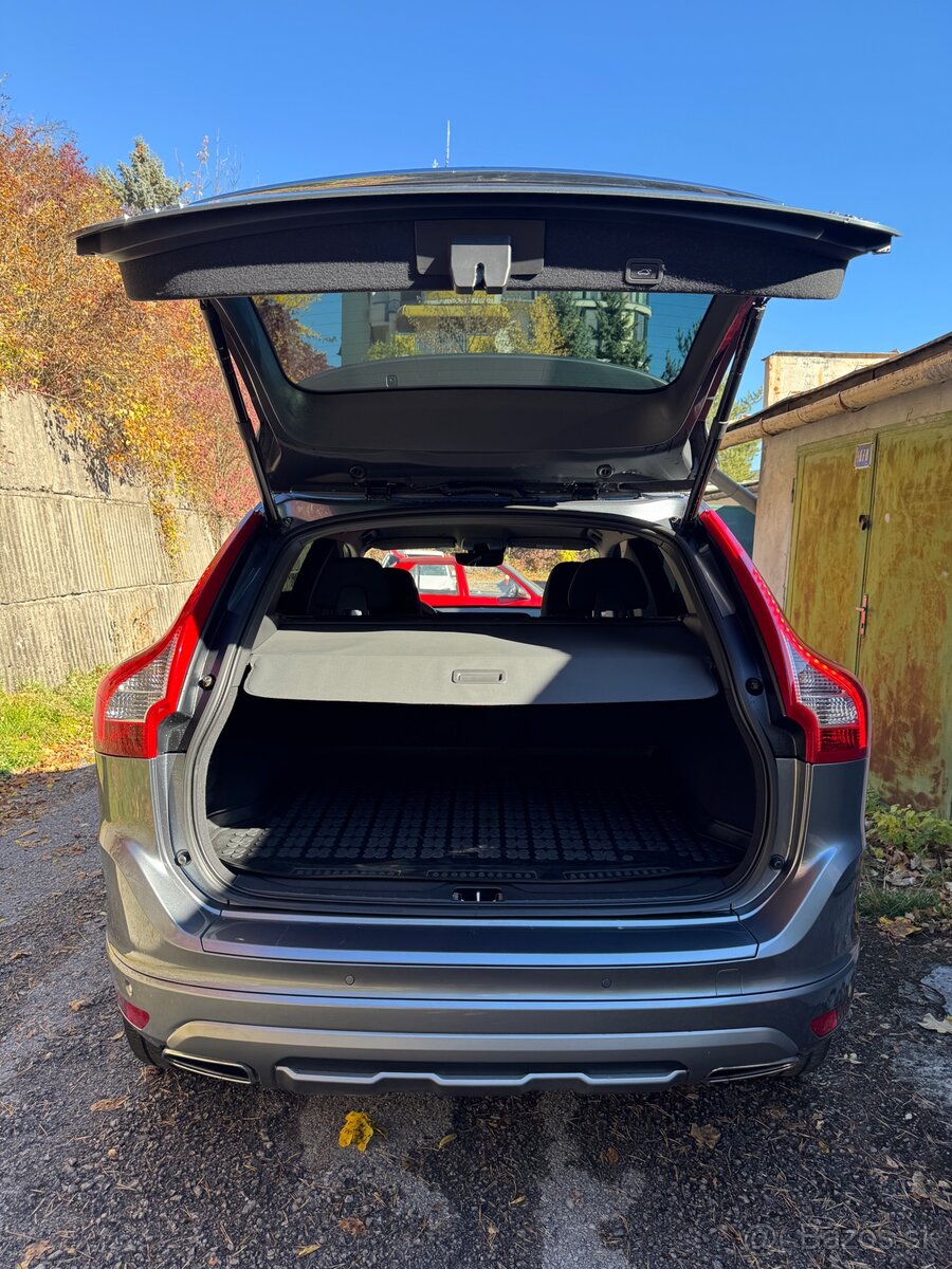 Predám Volvo XC60 AWD - 6