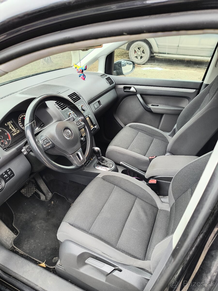 Vw Touran DSG 1,6tdi,7 miestne - 6