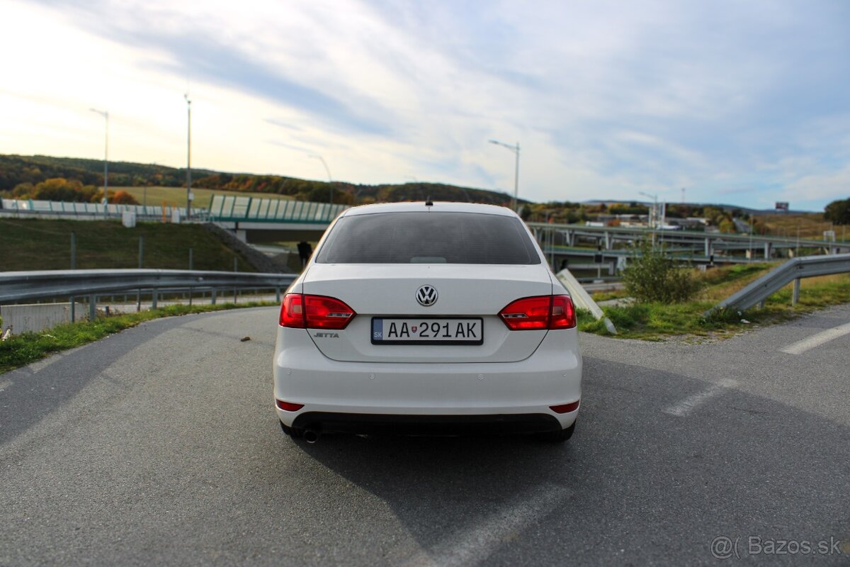 Volkswagen Jetta 1.2 TSI Trendline - 6