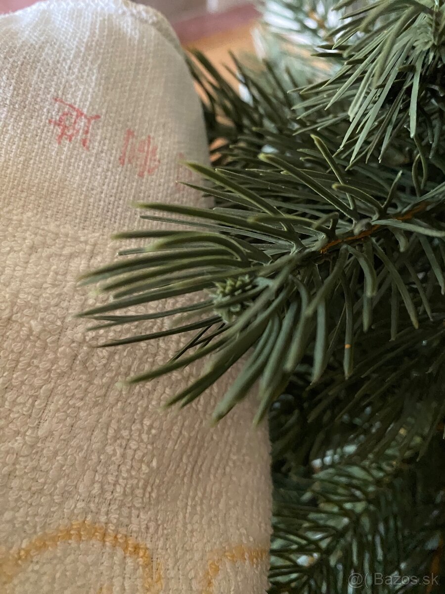 Predám 3d stromček borovicu 150cm - 6