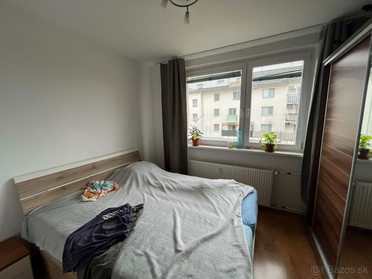 Priestranný 2-izbový byt v Stupave - 6