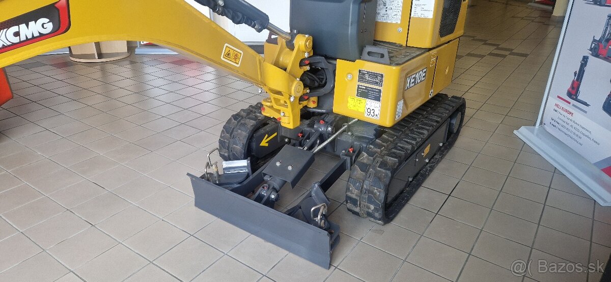 Mini rýpadlo s gumenými pásmy XCMG XE10E - 6