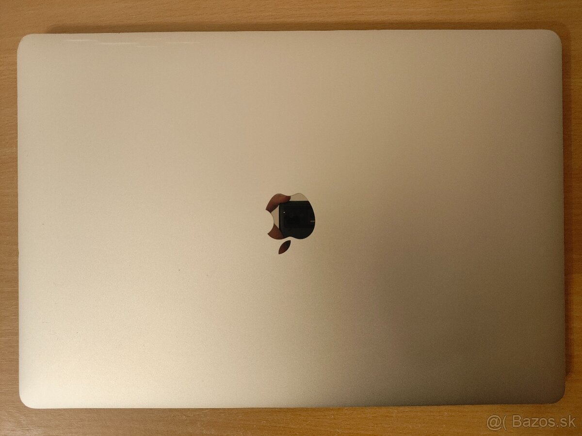 MacBook Pro 15 2016 | i7 • 16GB • 256GB SSD - 6